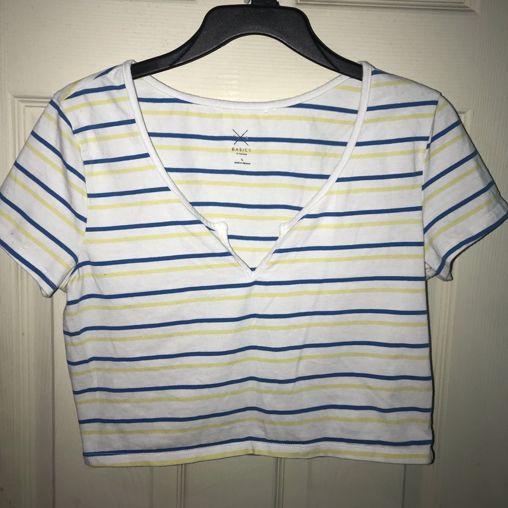 T-shirt crop top